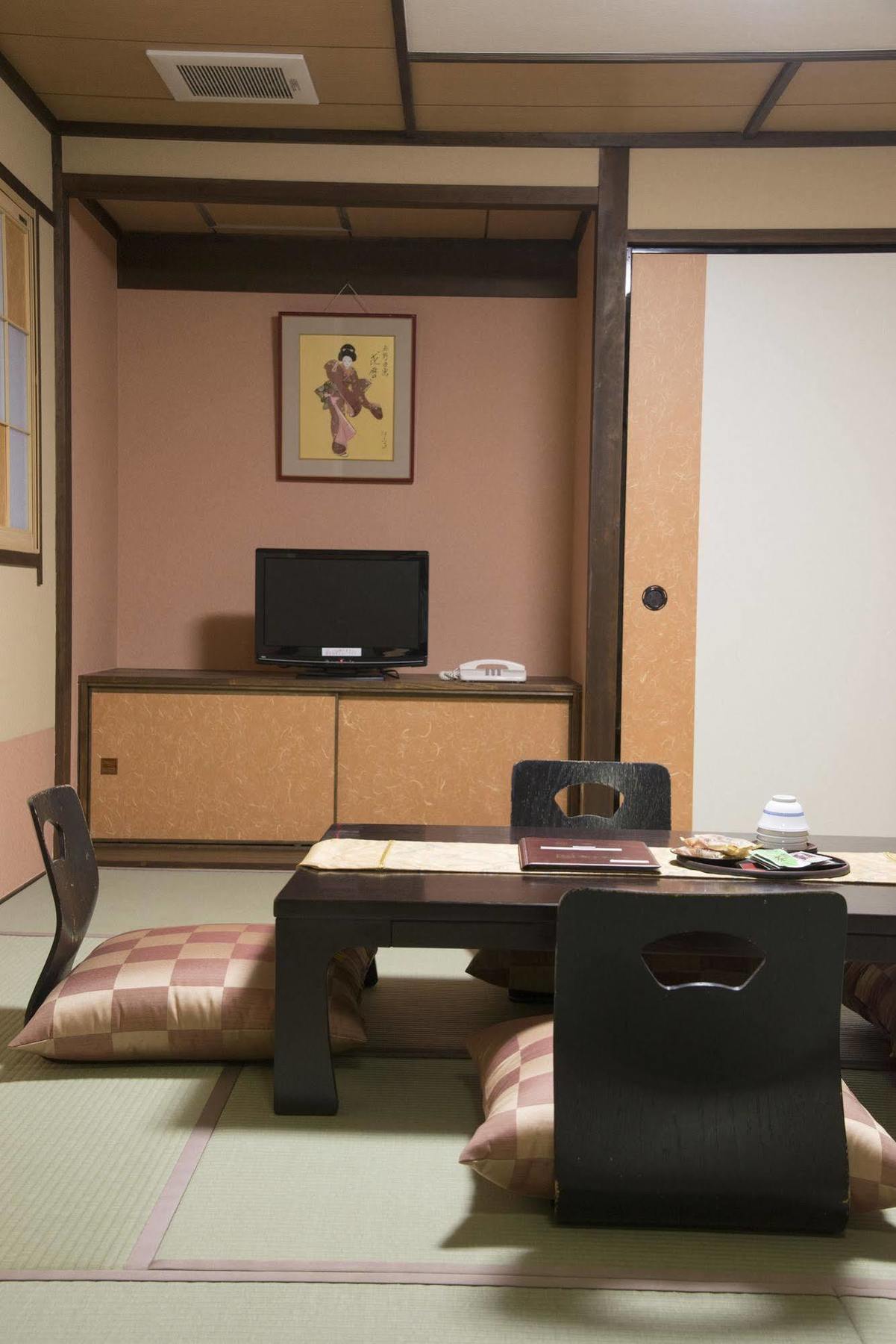 Tenpyo Ryokan Nara Buitenkant foto